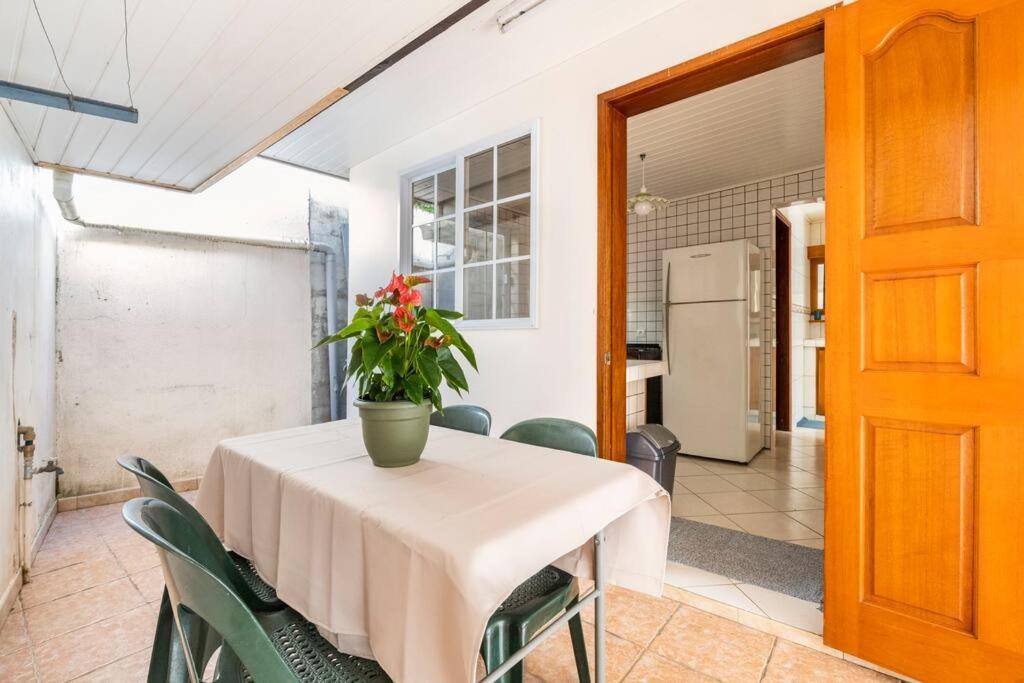 Chaine Lodge Maison Entiere Free Parking & Wifi 3Min De L'Aeroport Faaa Exteriör bild