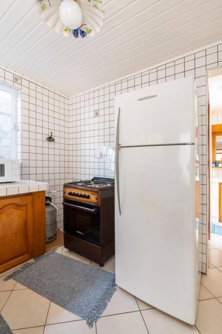 Chaine Lodge Maison Entiere Free Parking & Wifi 3Min De L'Aeroport Faaa Exteriör bild
