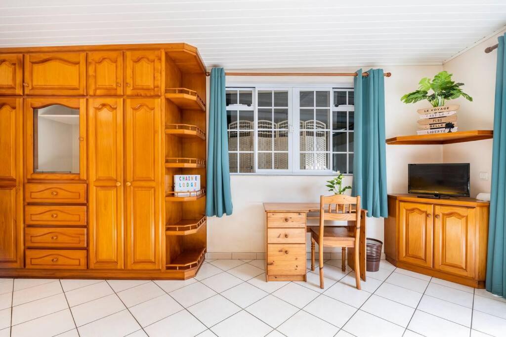Chaine Lodge Maison Entiere Free Parking & Wifi 3Min De L'Aeroport Faaa Exteriör bild