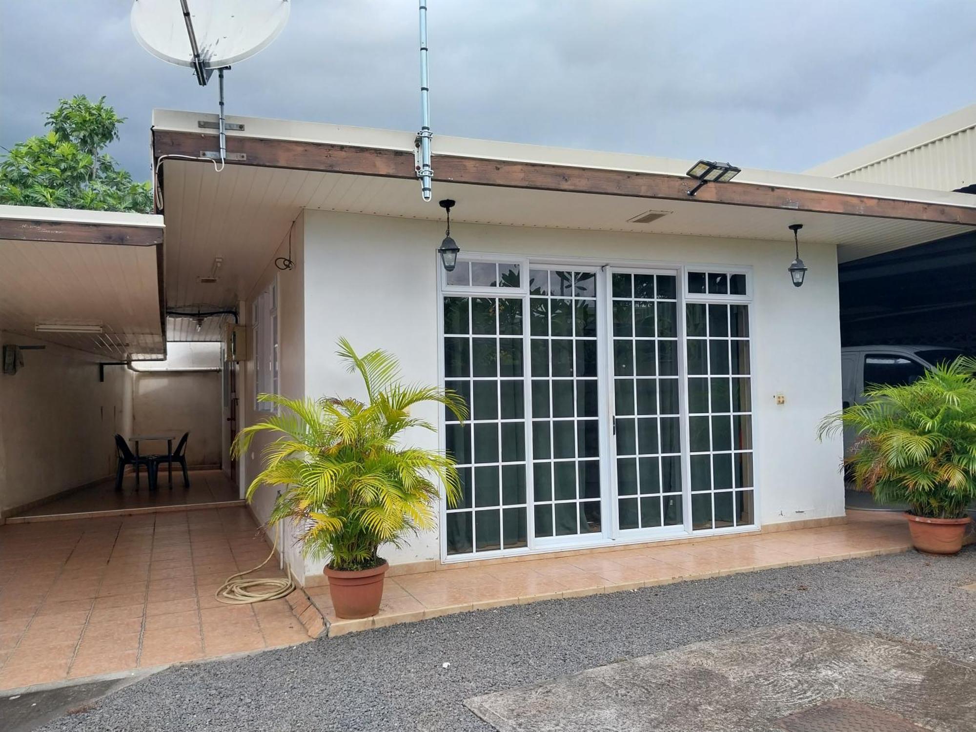 Chaine Lodge Maison Entiere Free Parking & Wifi 3Min De L'Aeroport Faaa Exteriör bild